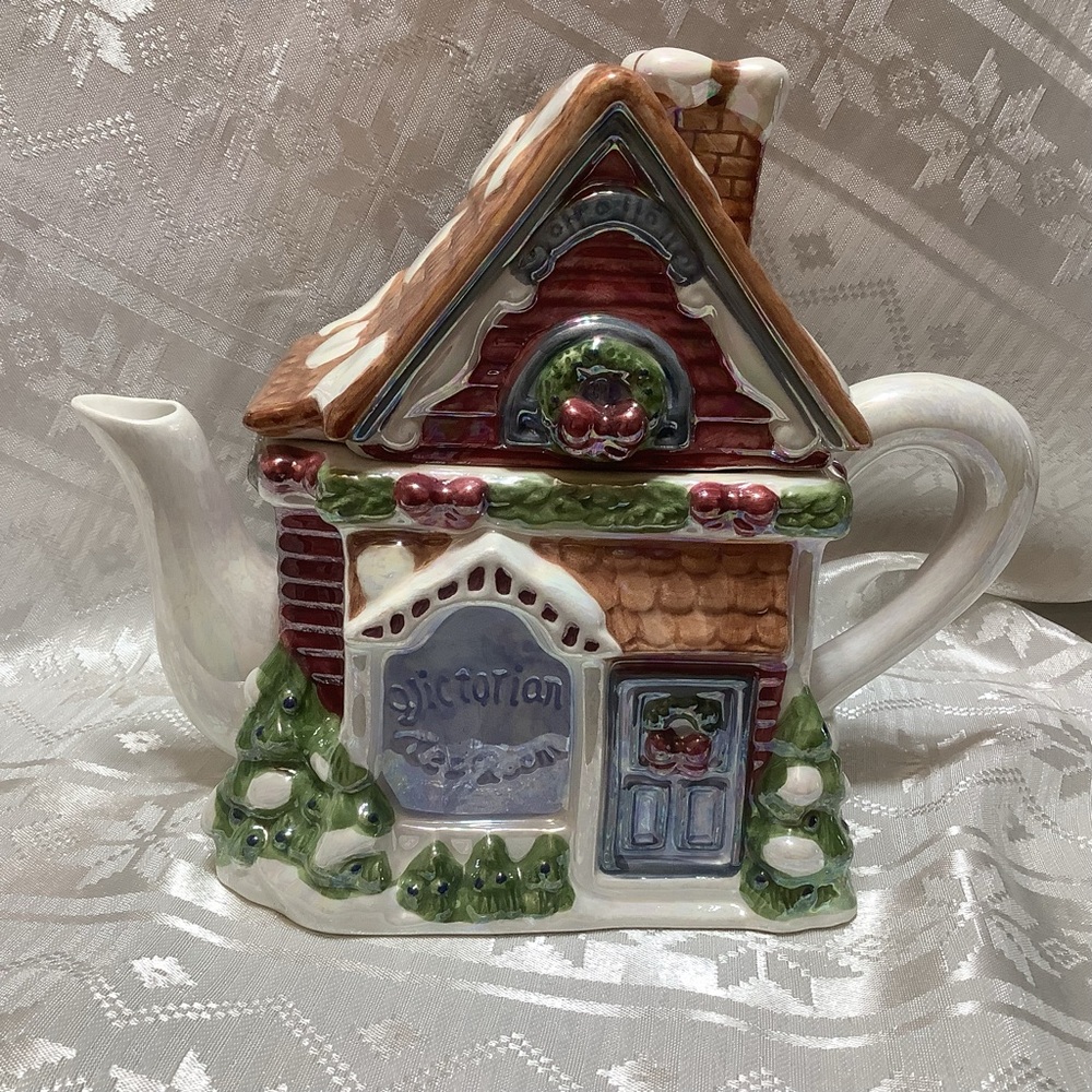 Cardinal Teapot Ceramic Hand Painted Victorian Christmas